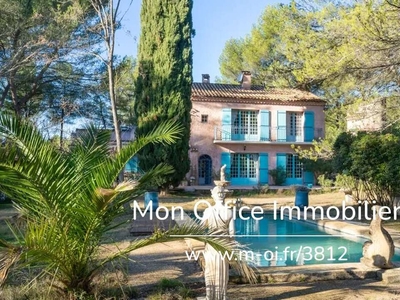 Vente maison 9 pièces 230 m² Aix-en-Provence (13090)