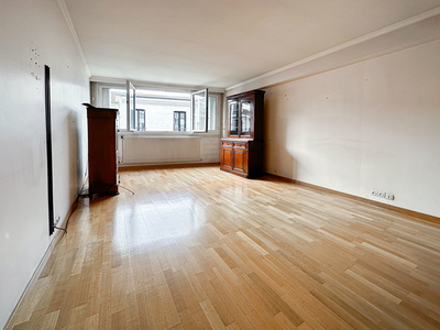Appartement Montreuil 3/4 pièce(s) 83.23 m² avec atelier, cave, place de parking et cour commune