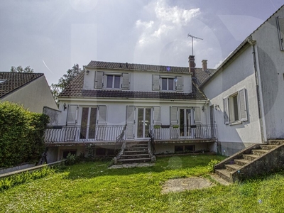 Vente maison 10 pièces 258 m² La Neuville-sur-Essonne (45390)