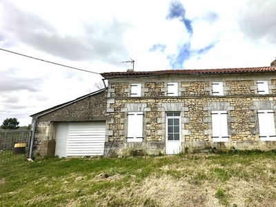 Vente maison 4 pièces 105 m² Saint-Bonnet-sur-Gironde (17150)
