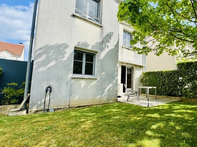 Vente maison 4 pièces 89 m² Saint-Jean-de-la-Ruelle (45140)