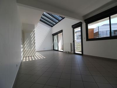 Location appartement 5 pièces 127.71 m²