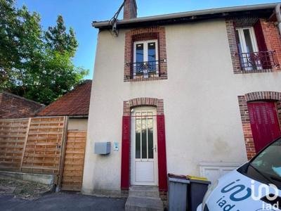 Maison 4 pièces de 81 m² à Saint-Julien-du-Sault (89330)