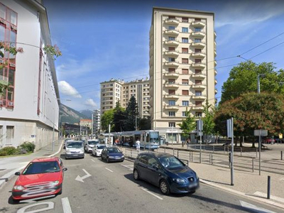 A louer, bureaux de 122m2 idéalement situé sur l'arret de tram Chavant / Arret majeur de Grenoble