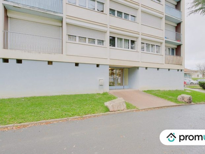 Bel appartement T2 vendu loué, proche Saint-Etienne