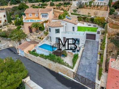 Magnifique Villa rénovée avec piscine privée et garage