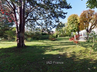 Maison 8 pièces de 230 m² à Vernouillet (78540)