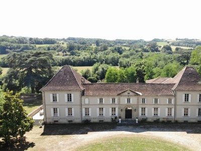 Somptueux Chateau sur 9 hectares