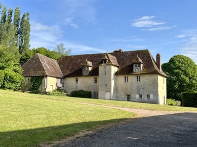 Sublime chateau du XVI ème siècle et ses 34 hectares