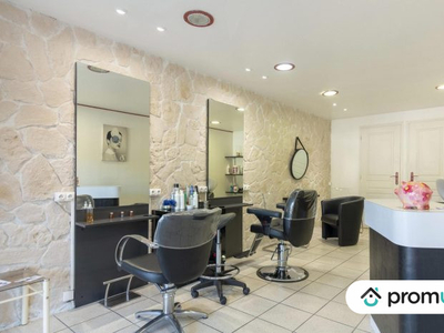 Vend salon de coiffure murs et fonds 26m² situé à Amélie-les-Bains-Palalda.