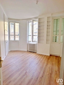 Appartement 3 pièces de 62 m² à Paris (75008)