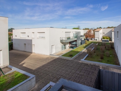 Appartement 3 pièces de 65 m² à Artigues-près-Bordeaux (33370)