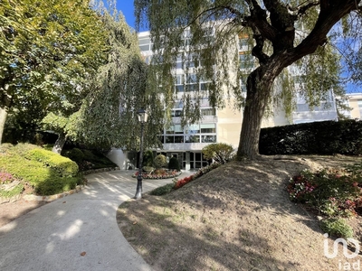 Appartement 5 pièces de 130 m² à LE CHESNAY-ROCQUENCOURT (78150)