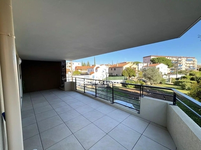 Appartement de luxe 2 chambres en vente à Saint-Raphaël, France