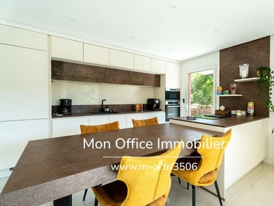 Appartement de luxe de 76 m2 en vente Saint-Raphaël, Provence-Alpes-Côte d'Azur