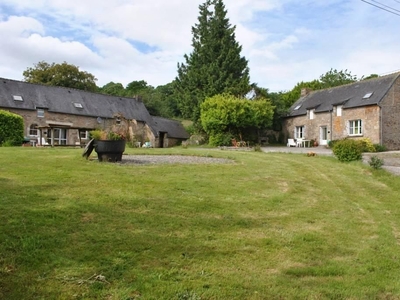 20 room luxury Farmhouse for sale in Guémené-sur-Scorff, France