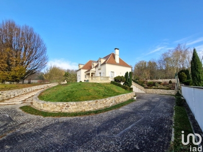 Maison 6 pièces de 181 m² à Nanteuil-le-Haudouin (60440)