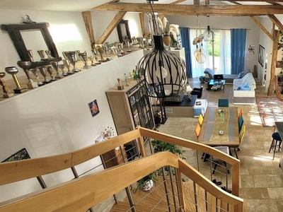 Maison 6 pièces de 209 m² à La Villedieu-du-Clain (86340)