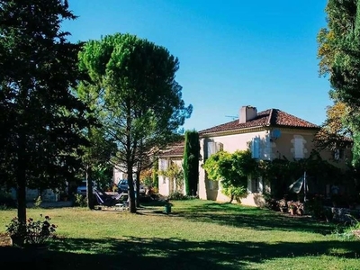 Maison de 11 pièces de luxe en vente à Castéra-Verduzan, Occitanie