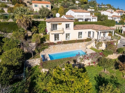Maison de luxe en vente à Golfe-Juan, Provence-Alpes-Côte d'Azur