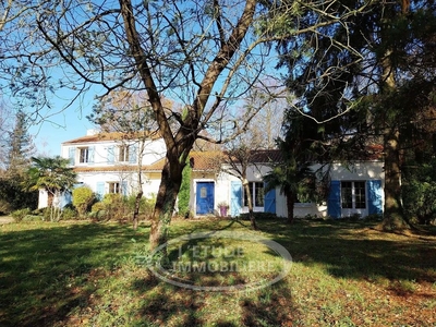 3 bedroom luxury House for sale in La Chevrolière, Pays de la Loire
