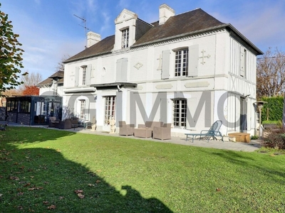 9 room luxury Villa for sale in Deauville, Normandy
