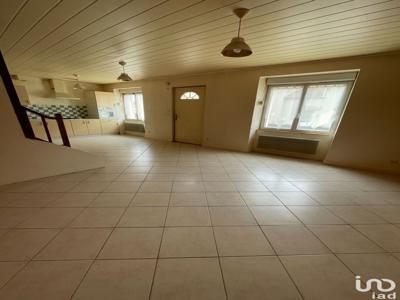 Maison 2 pièces de 54 m² à Les Herbiers (85500)