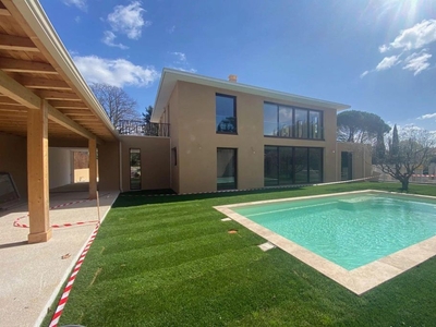 6 room luxury House for sale in Aix-en-Provence, French Riviera