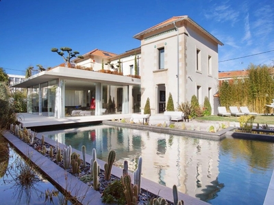 7 room luxury House for sale in Aix-en-Provence, French Riviera