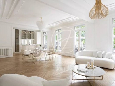 Luxury Flat for sale in Saint-Germain, Odéon, Monnaie, France