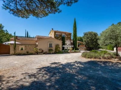 Luxury House for sale in Lacoste, France