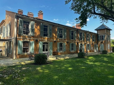 Villa de luxe de 12 pièces en vente Arles, Provence-Alpes-Côte d'Azur