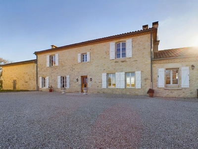 15 room luxury Villa for sale in Auch, Occitanie