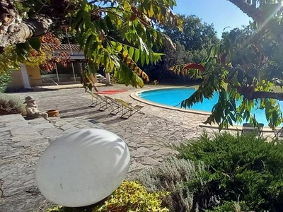 Villa de 7 pièces de luxe en vente Saint-Marcel-de-Careiret, Occitanie