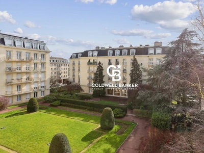 4 bedroom luxury Apartment for sale in Versailles, Île-de-France