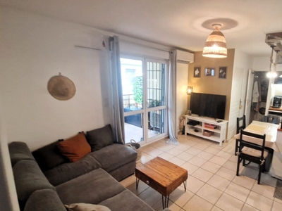 Appartement 3 pièces de 45 m² à Nîmes (30900)