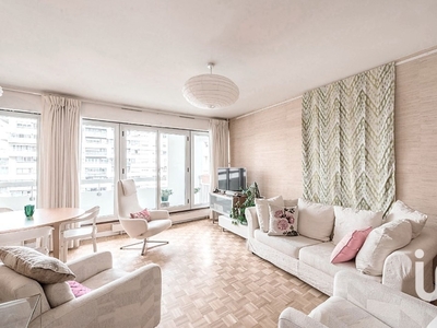 Appartement 3 pièces de 69 m² à Paris (75019)