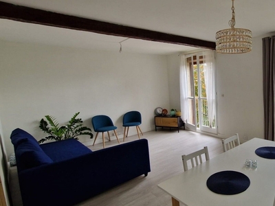 Appartement 4 pièces de 68 m² à Salon-de-Provence (13300)
