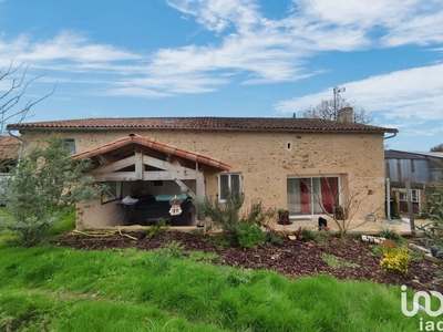 Ferme 9 pièces de 180 m² à Sommières-du-Clain (86160)