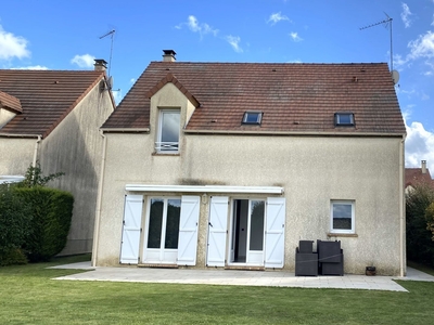 Maison 4 pièces de 106 m² à Le Perray-en-Yvelines (78610)