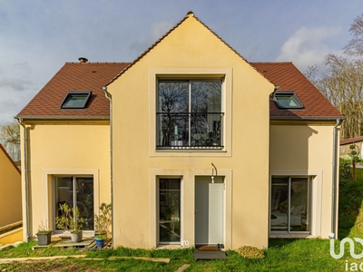 Maison 7 pièces de 136 m² à Maule (78580)