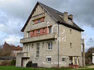 Maison 7 pièces de 158 m² à Dordives (45680)