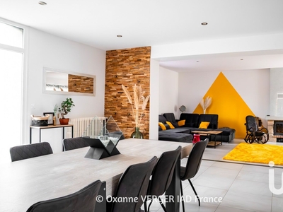 Maison 8 pièces de 235 m² à Bouvron (44130)