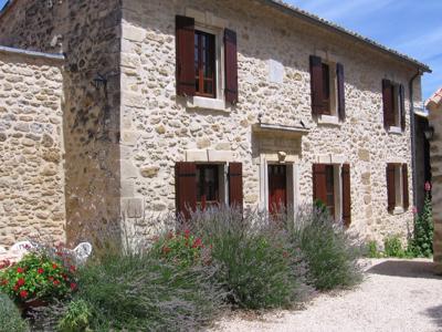 Mas Provençal Typique - Gîte de caractère en pierres pour des vacances au calme