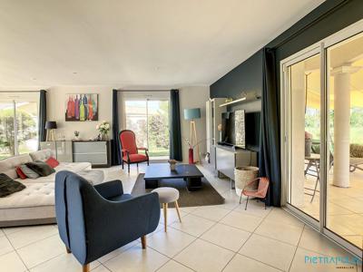 Maison de luxe 4 chambres en vente à Villefranche-sur-Saône, France