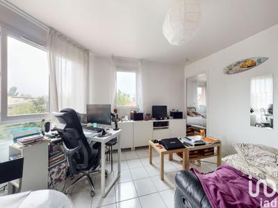 Appartement 2 pièces de 40 m² à Le Blanc-Mesnil (93150)