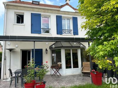 Maison 5 pièces de 110 m² à Méry-sur-Oise (95540)