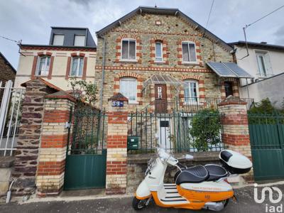 Maison 8 pièces de 144 m² à Rennes (35000)