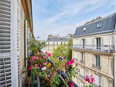 Appartement de 1 chambres de luxe en vente à Champs-Elysées, Madeleine, Triangle d’or, Île-de-France