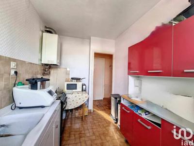 Appartement 4 pièces de 65 m² à Fougères (35300)